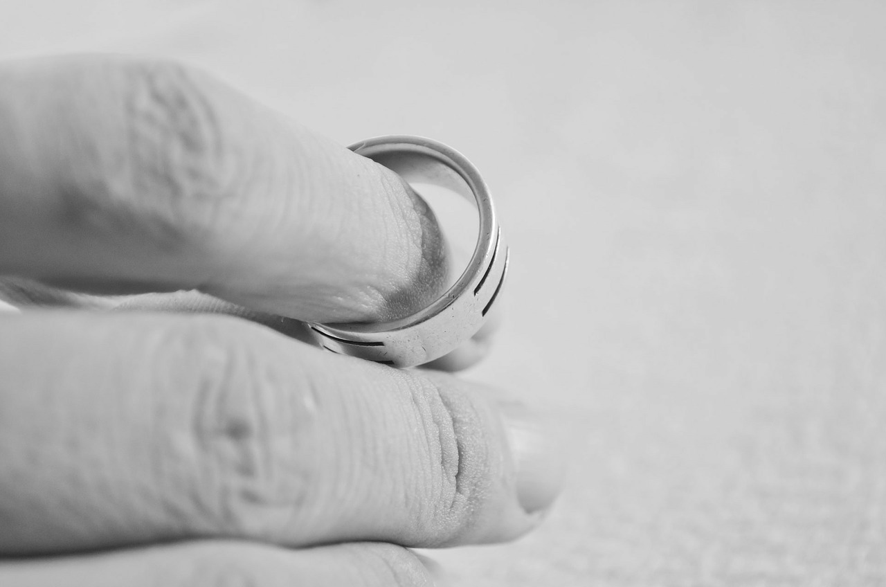 Czym jest kryzys małżeński? Przyczyny i objawy